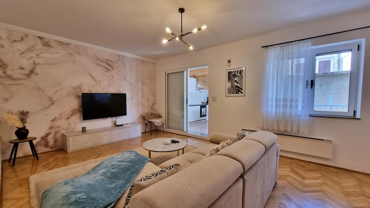 Apartment Hana Omiš Exterior foto